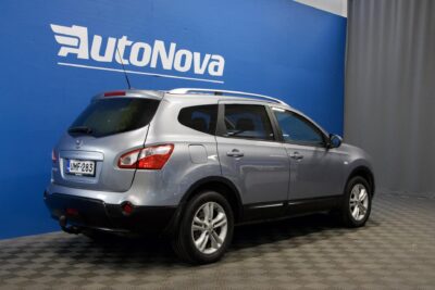 Nissan Qashqai+2 2,0L Tekna 4WD CVT 17" MY11 / 7-P / Webasto / Bose / Panorama / Vetokoukku / Navi / Kessy / Xenon - AutoNova