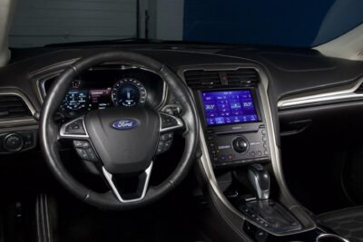 Ford Mondeo 2,0 TDCi 180hv PowerShift Vignale AWD / ACC / Hieronta / Muistipenkit / Kamera / Istuintuuletus / Kaistavahti - AutoNova