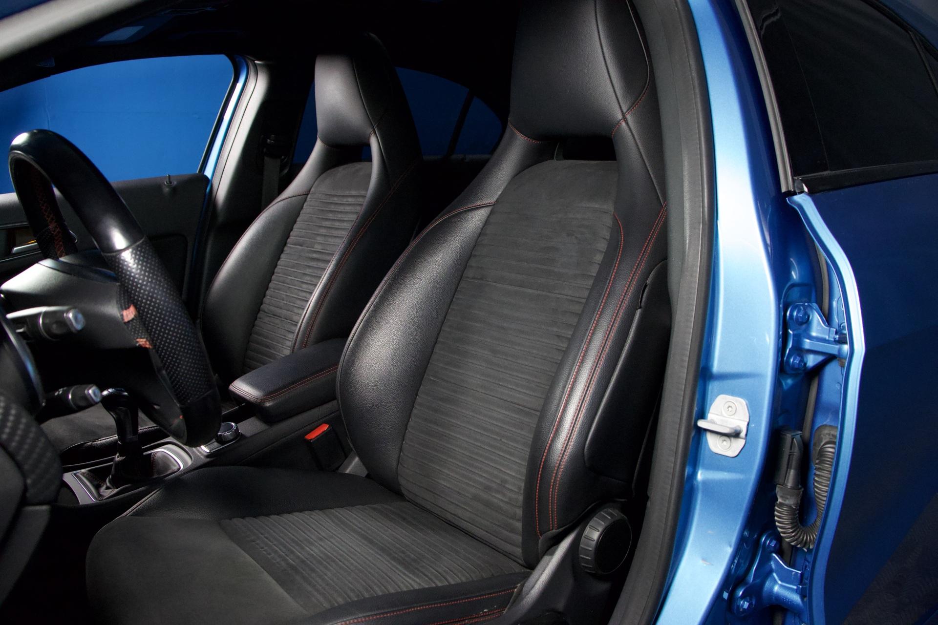 Mercedes-Benz A 180 BE AMG / Panorama / Kamera / Lohko / Urheiluistuimet / Vakkari / ILS - AutoNova