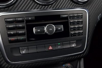 Mercedes-Benz A 180 BE AMG / Panorama / Kamera / Lohko / Urheiluistuimet / Vakkari / ILS - AutoNova