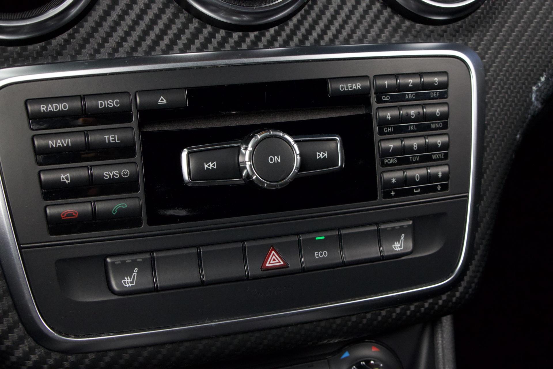 Mercedes-Benz A 180 BE AMG / Panorama / Kamera / Lohko / Urheiluistuimet / Vakkari / ILS - AutoNova