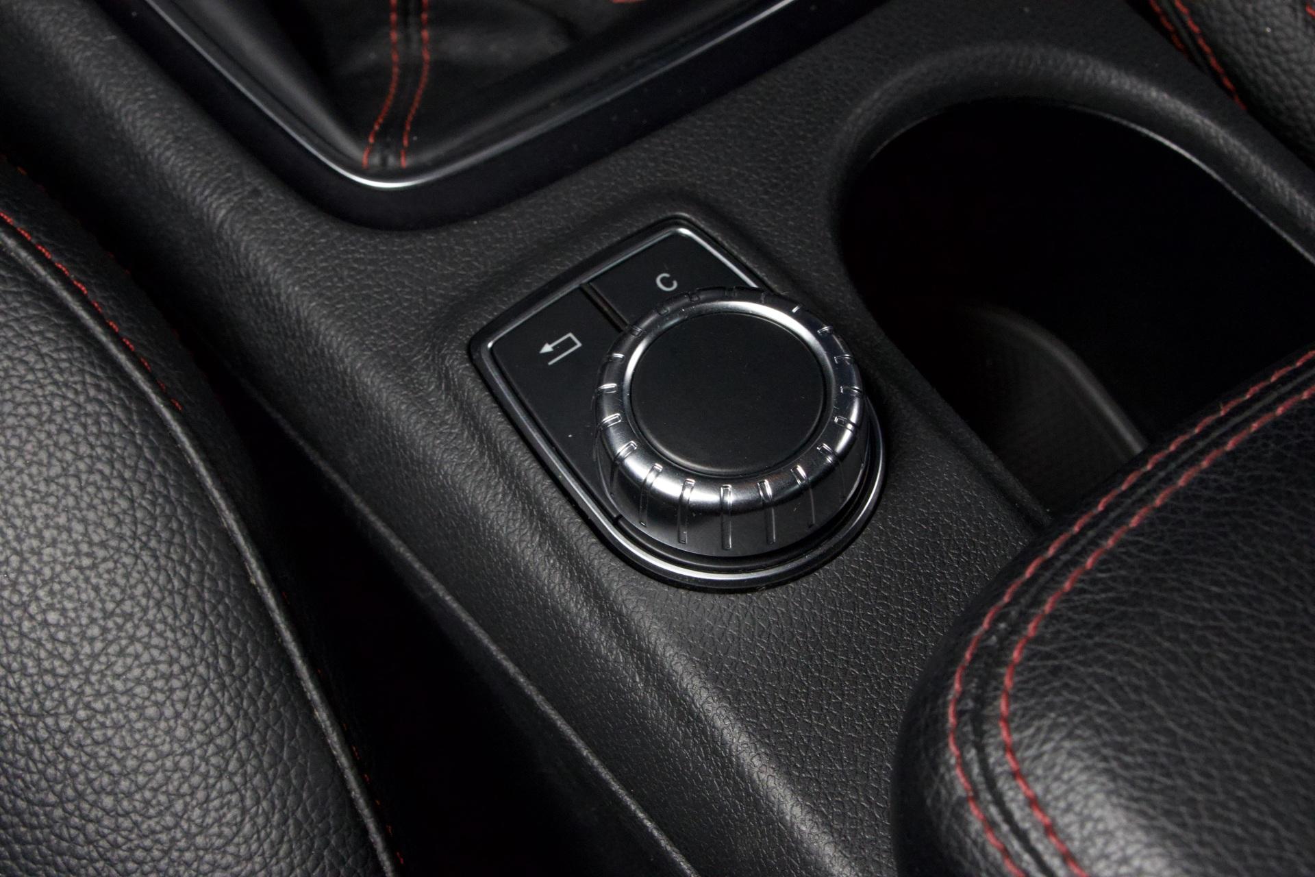Mercedes-Benz A 180 BE AMG / Panorama / Kamera / Lohko / Urheiluistuimet / Vakkari / ILS - AutoNova
