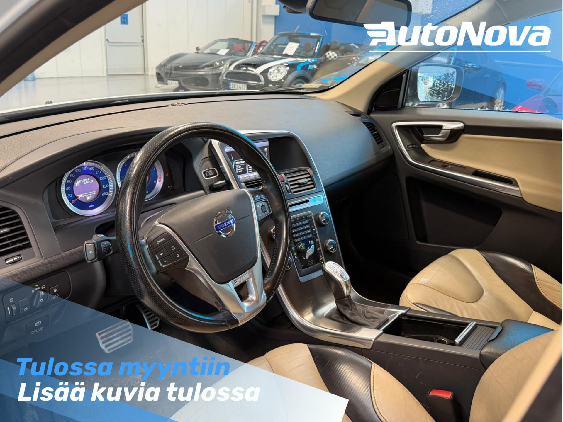 Volvo XC60 D4 AWD R-Design Business Aut. / Webasto / Suomiauto / Nahat / P-Tutka / Penkinlämmitys edessä ja takana - AutoNova