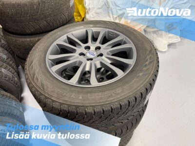 Volvo XC60 D4 AWD R-Design Business Aut. / Webasto / Suomiauto / Nahat / P-Tutka / Penkinlämmitys edessä ja takana - AutoNova