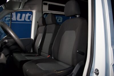 Volkswagen Crafter 35 umpipakettiauto 2,0 TDI 4490 / Sis. ALV / Webasto / p-Tutkat / Jääkaappi / Mikro / Sänky / Vetokoukku - AutoNova