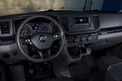 Volkswagen Crafter 35 umpipakettiauto 2,0 TDI 4490 / Sis. ALV / Webasto / p-Tutkat / Jääkaappi / Mikro / Sänky / Vetokoukku - AutoNova