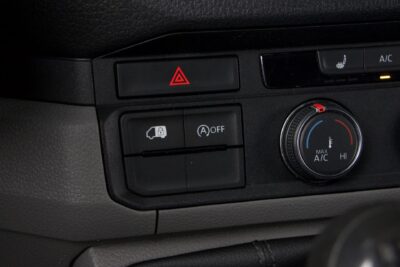 Volkswagen Crafter 35 umpipakettiauto 2,0 TDI 4490 / Sis. ALV / Webasto / p-Tutkat / Jääkaappi / Mikro / Sänky / Vetokoukku - AutoNova