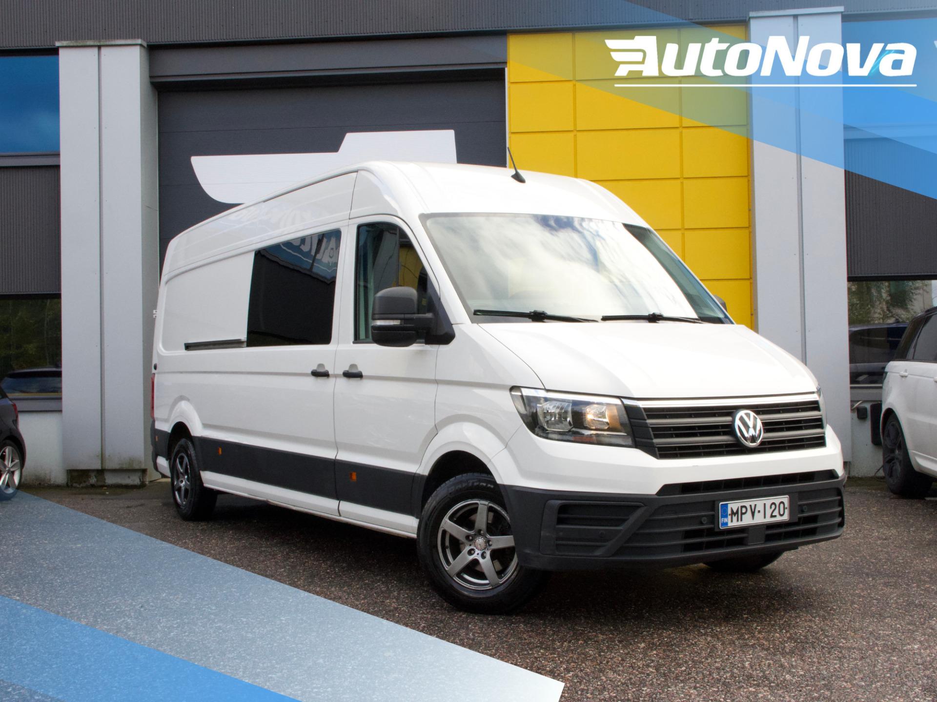 Volkswagen Crafter 35 umpipakettiauto 2,0 TDI 4490 / Sis. ALV / Webasto / p-Tutkat / Jääkaappi / Mikro / Sänky / Vetokoukku - AutoNova
