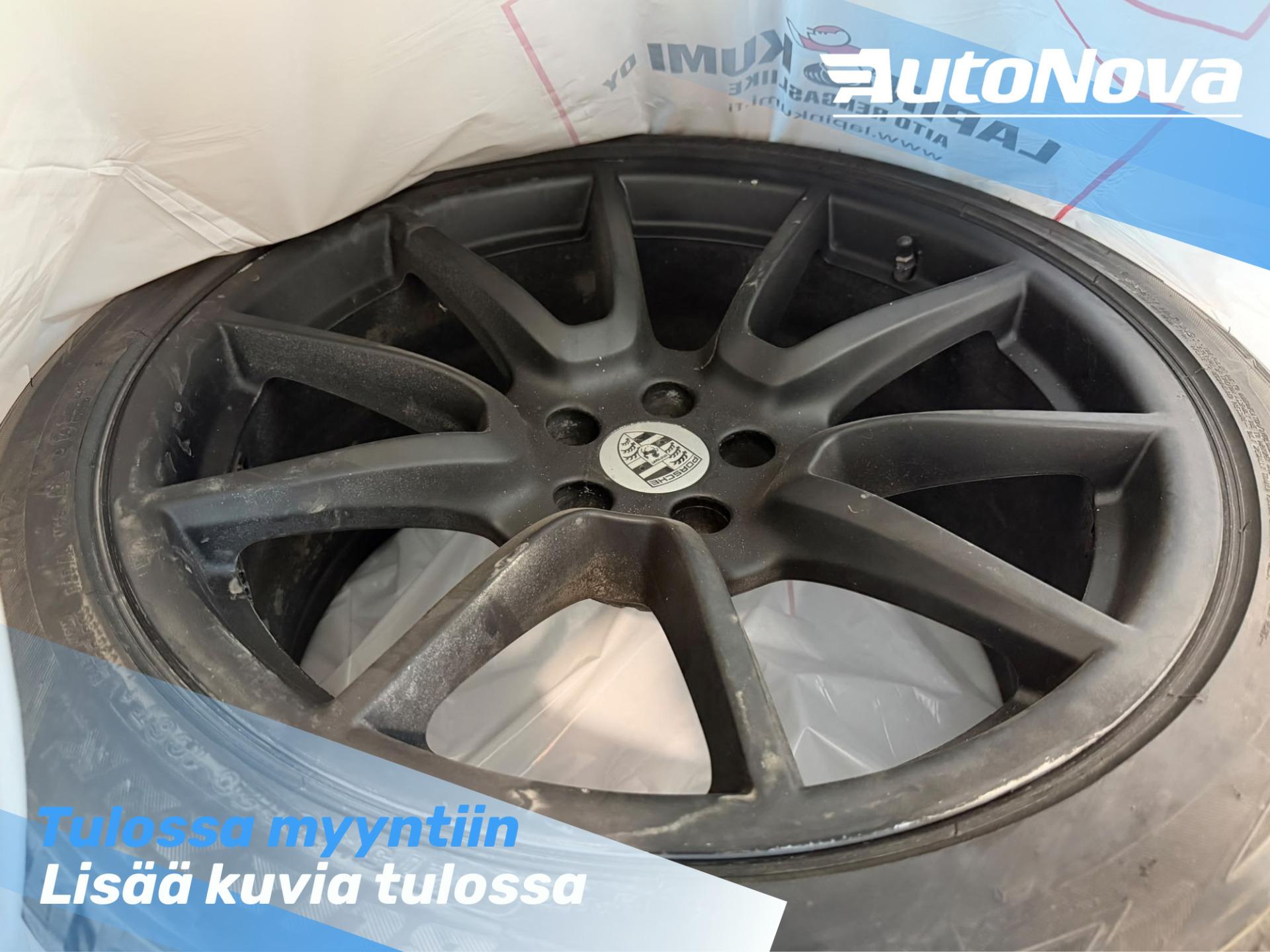 Porsche Macan S Diesel / Xenon / Vaalea osanahka / Pysäköintitutka / 2x 20" vanteet / Vakionopeudensäädin - AutoNova