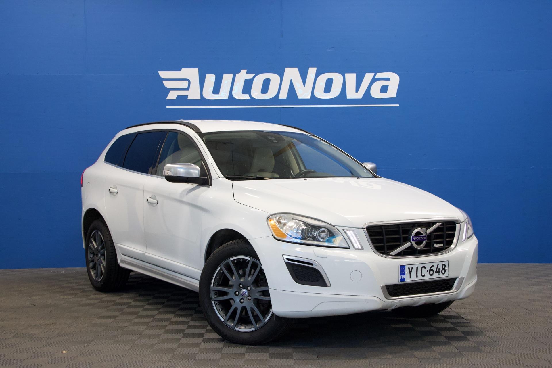 Volvo XC60 D4 AWD R-Design Business Aut. / Webasto / Suomiauto / Nahat / P-Tutka / Penkinlämmitys edessä ja takana - AutoNova