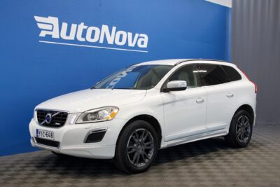 Volvo XC60 D4 AWD R-Design Business Aut. / Webasto / Suomiauto / Nahat / P-Tutka / Penkinlämmitys edessä ja takana - AutoNova