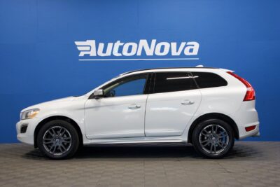 Volvo XC60 D4 AWD R-Design Business Aut. / Webasto / Suomiauto / Nahat / P-Tutka / Penkinlämmitys edessä ja takana - AutoNova