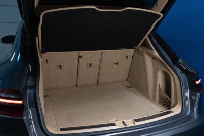 Porsche Macan S Diesel / Xenon / Vaalea osanahka / Pysäköintitutka / 2x 20" vanteet / Vakionopeudensäädin - AutoNova