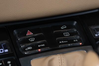 Porsche Macan S Diesel / Xenon / Vaalea osanahka / Pysäköintitutka / 2x 20" vanteet / Vakionopeudensäädin - AutoNova