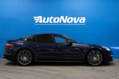 Porsche Panamera 4 E-Hybrid / HUD / Hieronta / PDLS+ / PASM / Muistipenkit / Nightvision / Sport Chrono - AutoNova