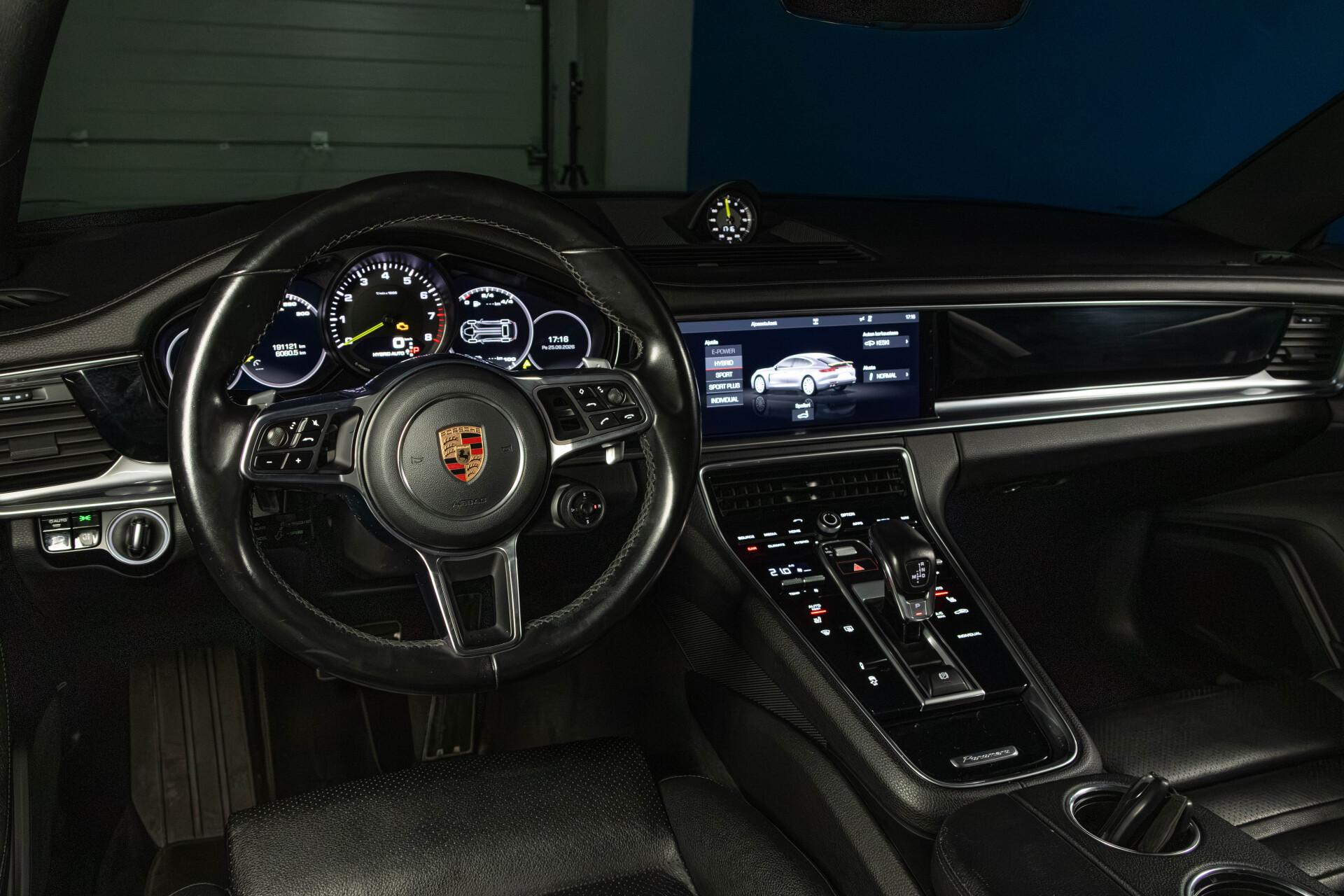 Porsche Panamera 4 E-Hybrid / HUD / Hieronta / PDLS+ / PASM / Muistipenkit / Nightvision / Sport Chrono - AutoNova