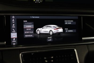 Porsche Panamera 4 E-Hybrid / HUD / Hieronta / PDLS+ / PASM / Muistipenkit / Nightvision / Sport Chrono - AutoNova