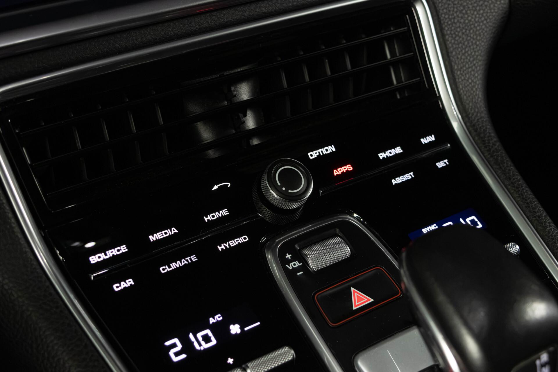 Porsche Panamera 4 E-Hybrid / HUD / Hieronta / PDLS+ / PASM / Muistipenkit / Nightvision / Sport Chrono - AutoNova