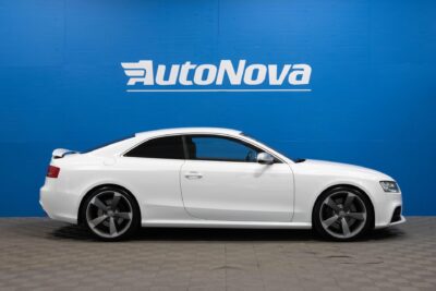 Audi RS5 Coupé 4,2 V8 FSI Quattro S Tronic / Bi-Xenon / Putkisto / Nahka-Alcantara / Rotor 20" / Sähköpenkit - AutoNova