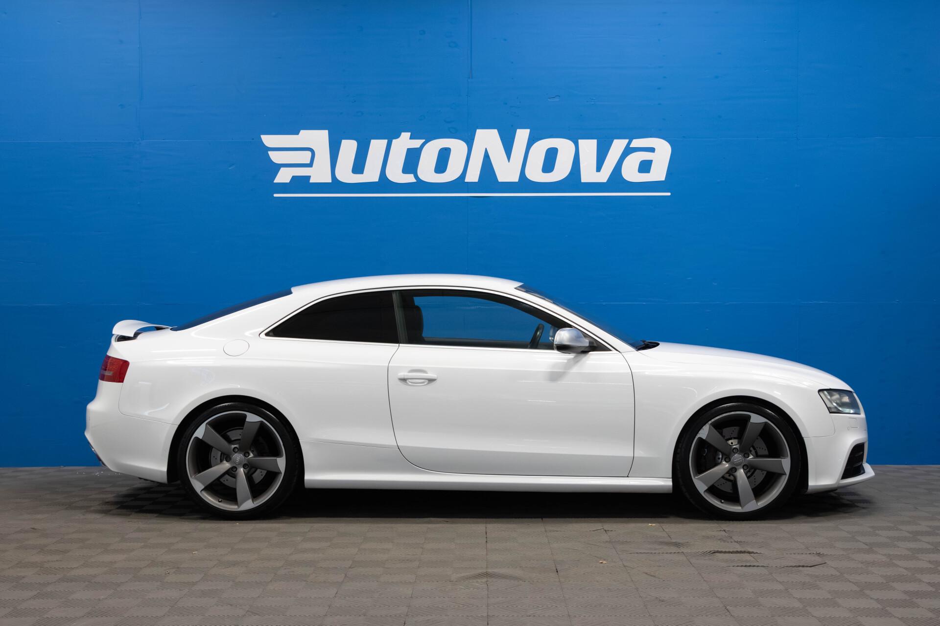 Audi RS5 Coupé 4,2 V8 FSI Quattro S Tronic / Bi-Xenon / Putkisto / Nahka-Alcantara / Rotor 20" / Sähköpenkit - AutoNova