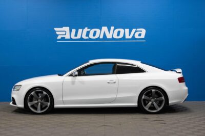 Audi RS5 Coupé 4,2 V8 FSI Quattro S Tronic / Bi-Xenon / Putkisto / Nahka-Alcantara / Rotor 20" / Sähköpenkit - AutoNova