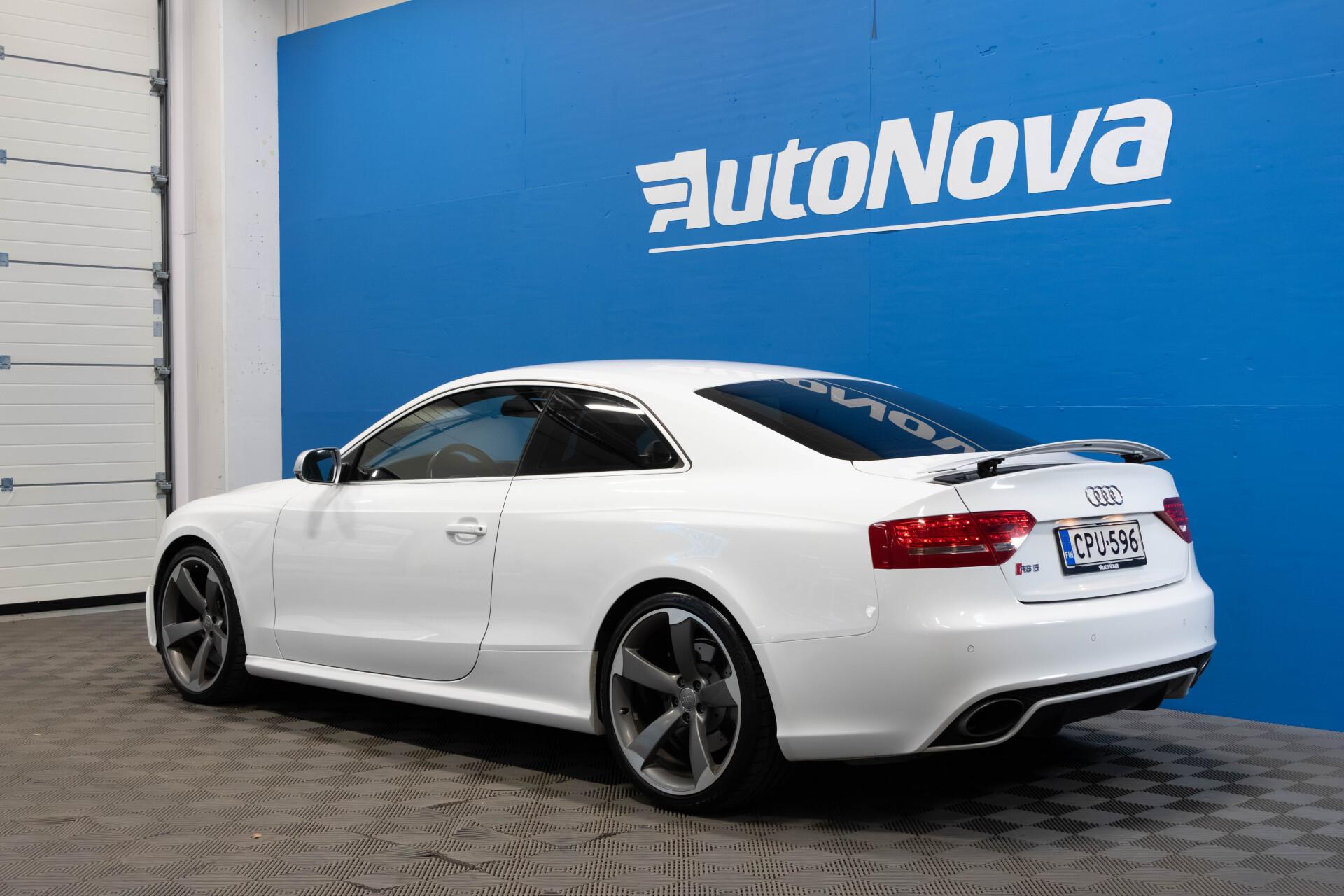 Audi RS5 Coupé 4,2 V8 FSI Quattro S Tronic / Bi-Xenon / Putkisto / Nahka-Alcantara / Rotor 20" / Sähköpenkit - AutoNova