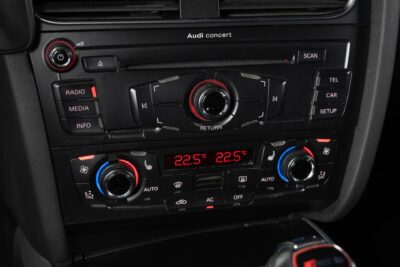 Audi RS5 Coupé 4,2 V8 FSI Quattro S Tronic / Bi-Xenon / Putkisto / Nahka-Alcantara / Rotor 20" / Sähköpenkit - AutoNova
