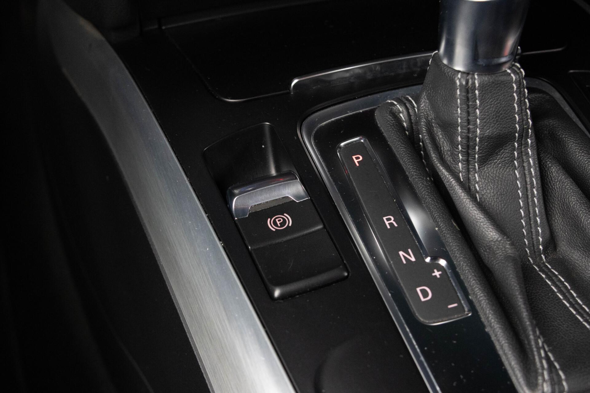 Audi RS5 Coupé 4,2 V8 FSI Quattro S Tronic / Bi-Xenon / Putkisto / Nahka-Alcantara / Rotor 20" / Sähköpenkit - AutoNova