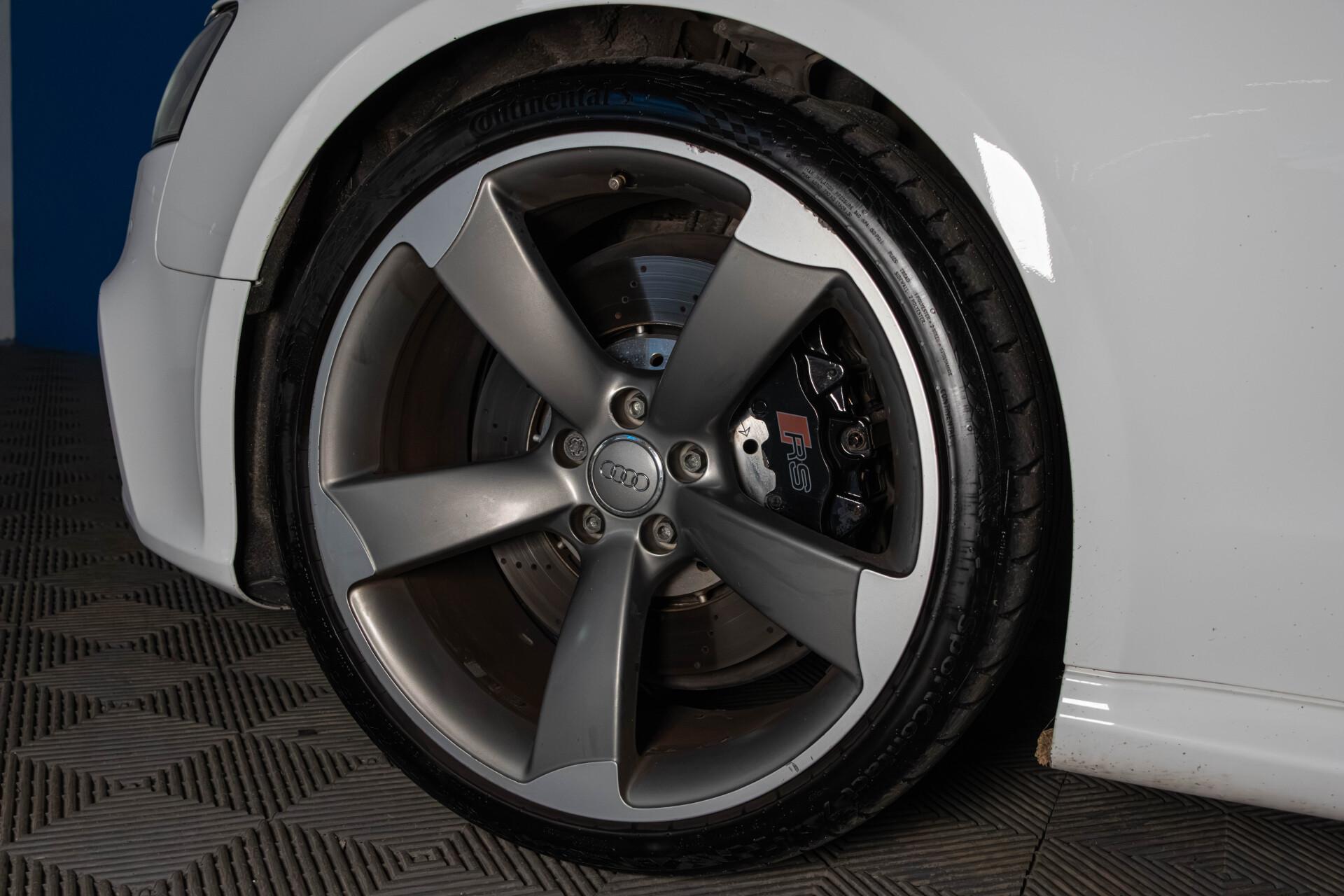 Audi RS5 Coupé 4,2 V8 FSI Quattro S Tronic / Bi-Xenon / Putkisto / Nahka-Alcantara / Rotor 20" / Sähköpenkit - AutoNova