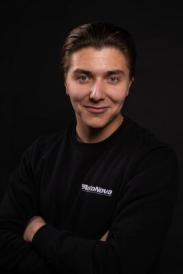 Niklas Palmroth, myynti – AutoNova Espoo
